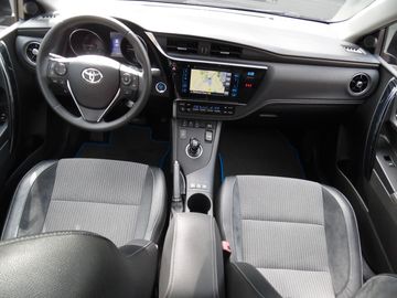 Car image 10