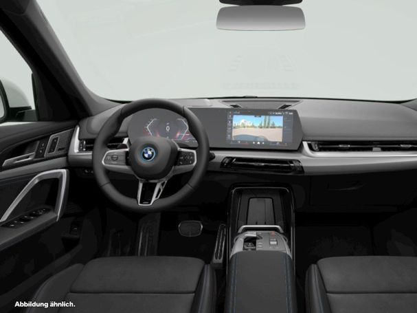 BMW iX1 eDrive20 M Sport 150 kW image number 4