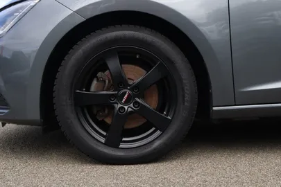 Car image 33