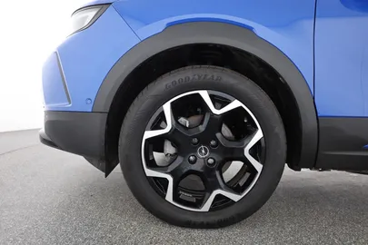 Car image 34