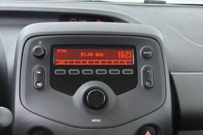 Car image 4