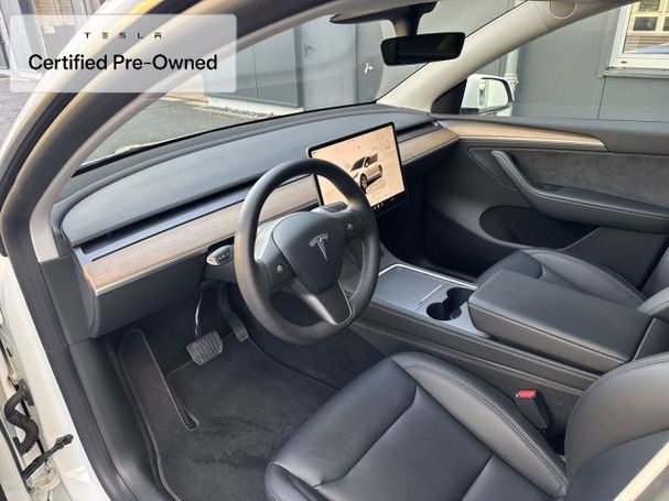 Tesla Model Y Long Range AWD 258 kW image number 16