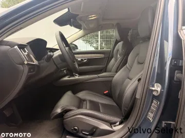 Car image 40