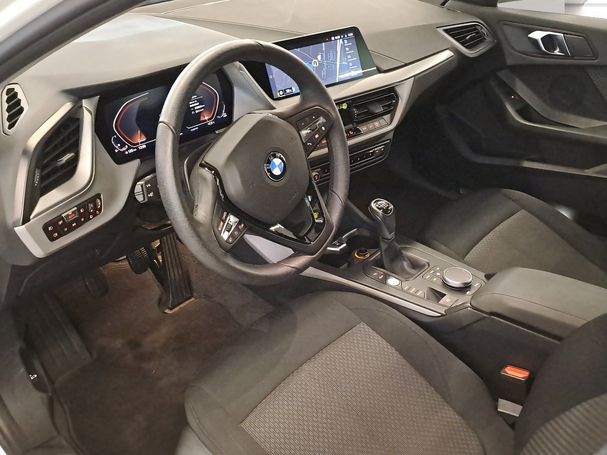 BMW 118i 100 kW image number 4