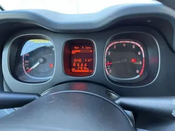 Car image 16