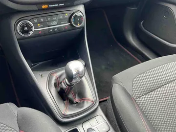 Car image 30