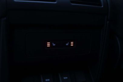 Car image 47