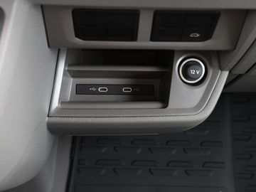 Car image 40