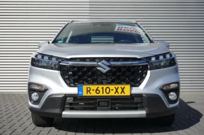 Car image 3