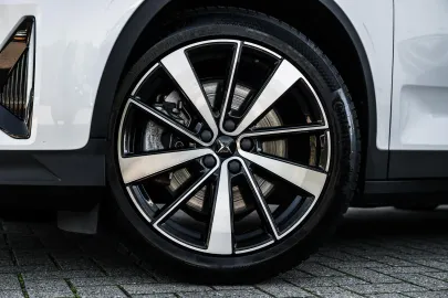 Car image 37