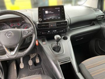 Car image 10