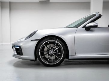 Car image 30