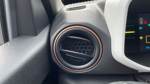 Car image 36