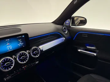 Car image 35