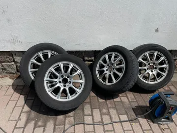 Car image 19