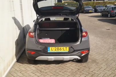 Car image 24