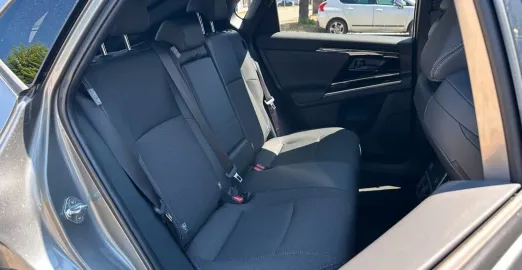 Car image 40