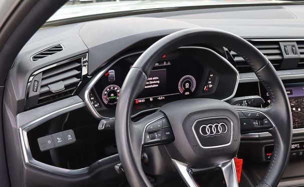 Audi Q3 35 TFSI S-line 110 kW image number 4