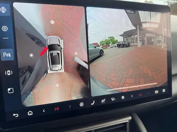 Car image 18