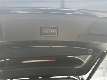 Car image 35