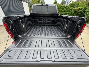 Car image 33