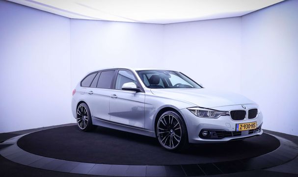 BMW 320i Touring 135 kW image number 2