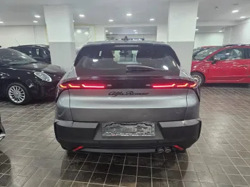 Car image 40