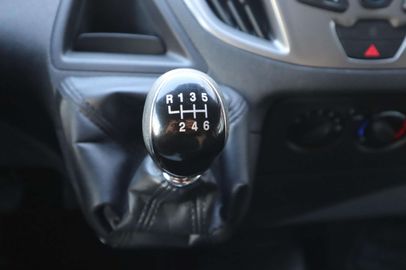 Car image 24