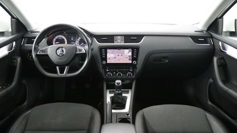 Car image 37