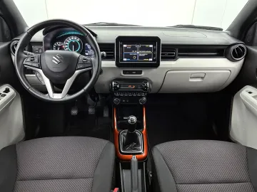 Car image 4