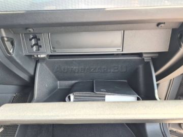 Car image 36