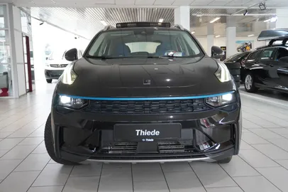 Car image 4