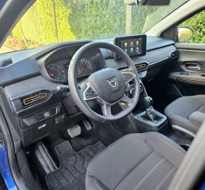 Car image 26