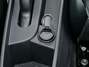 Car image 33