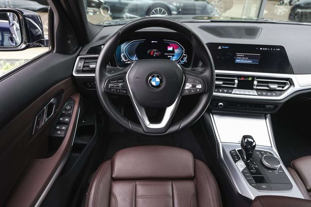 BMW 330 e Luxury Line 215 kW image number 4