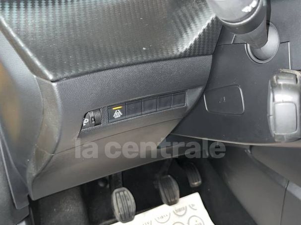 Peugeot 208 PureTech 100 Allure 74 kW image number 24