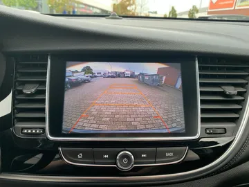 Car image 27