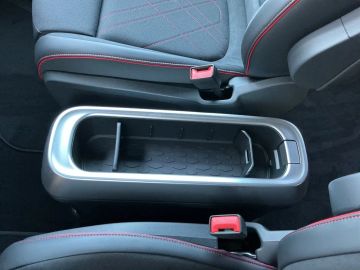 Car image 31