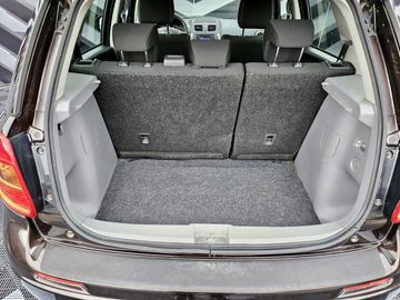 Car image 12