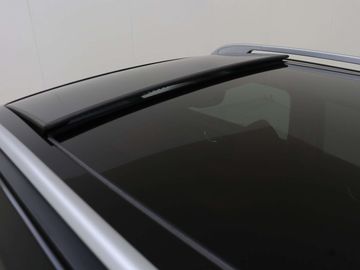 Car image 32