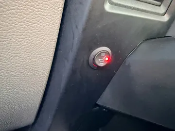 Car image 46