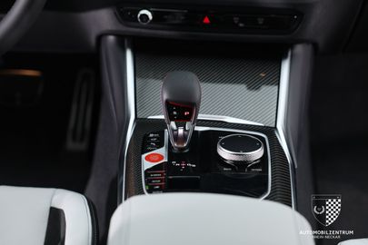 Car image 30