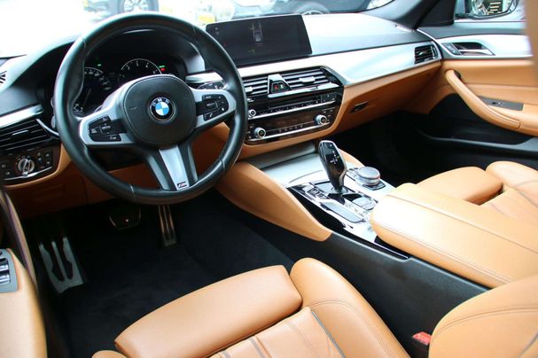 BMW 520i Touring 135 kW image number 9