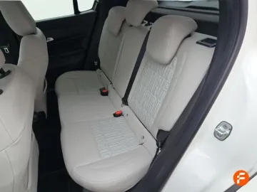 Car image 28