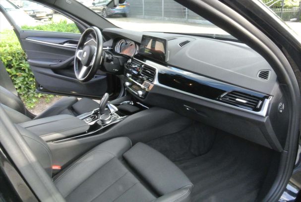 BMW 520i Touring 135 kW image number 9