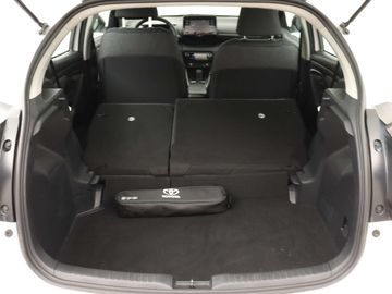 Car image 37