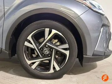 Car image 24