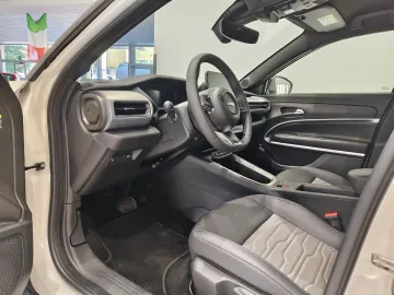 Car image 29