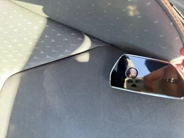 Car image 30