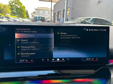 Car image 32